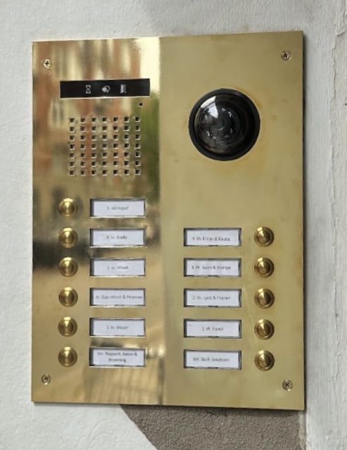 Trådløs dørtelefon i lejlighedskompleks